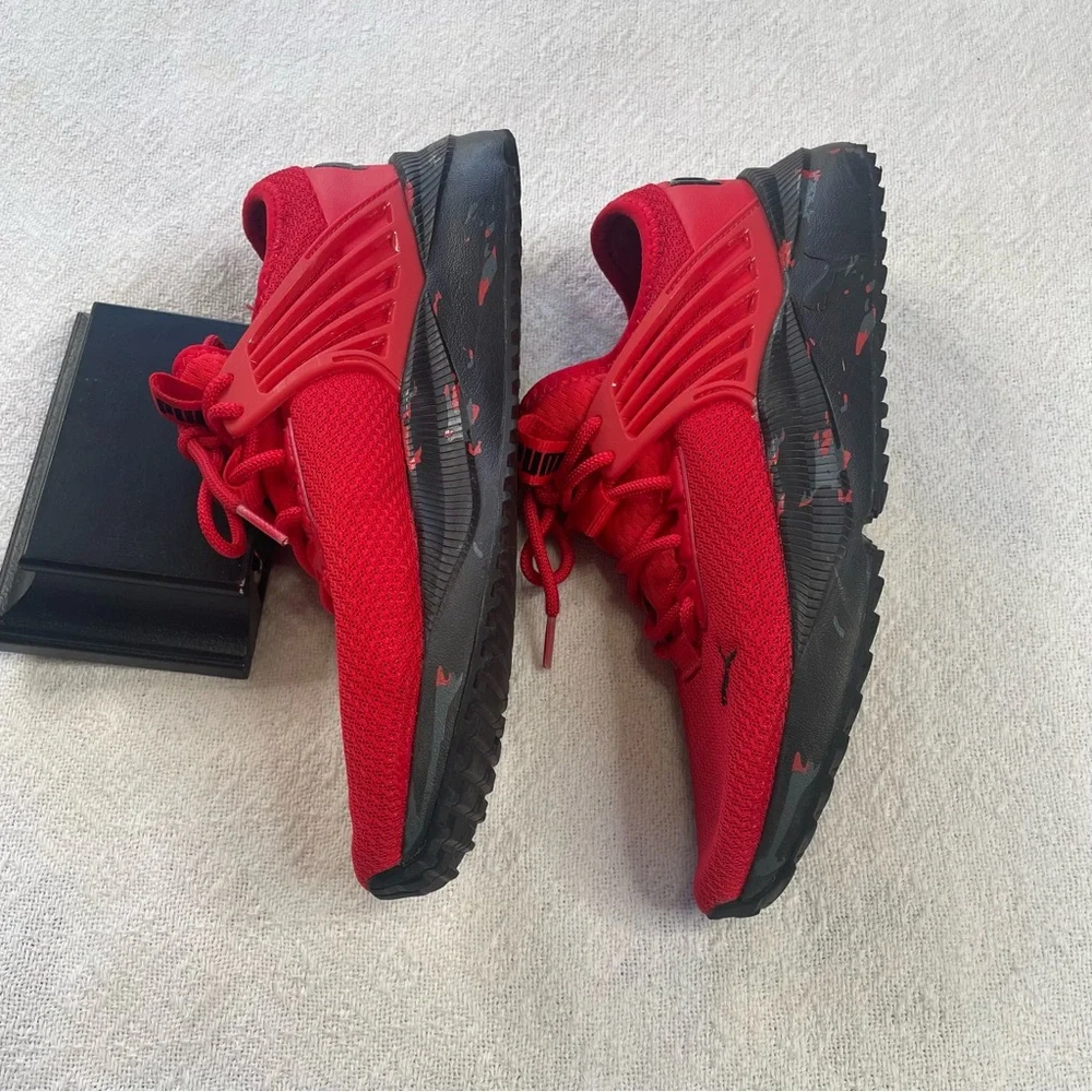Puma Red and Black Athletic Shoes~Men’s Sz 9 Running ~‎ Training Shoes